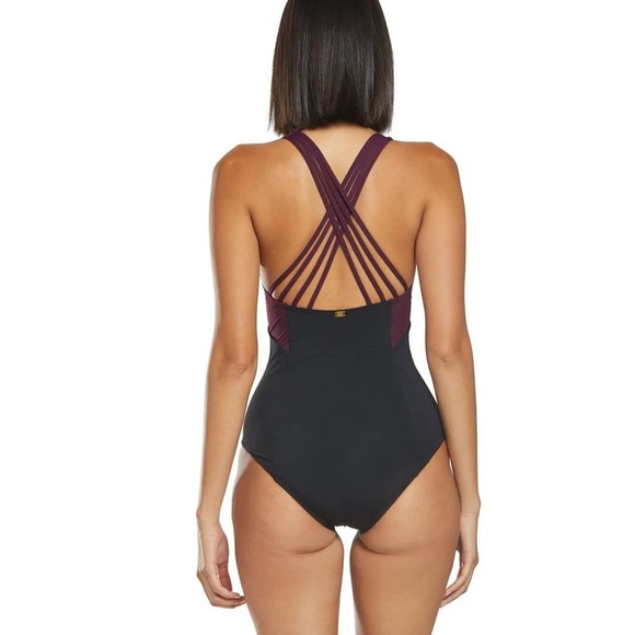 Amoressa Miraclesuit Phantom Horizon One Piece Swimsuit 8 Plum Black 6516298 - Picture 3 of 7